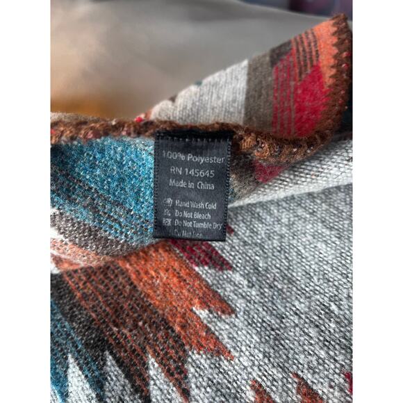 Southwest Pattern Vest Shawl Poncho Fleece OSFM EUC - Picture 5 of 9